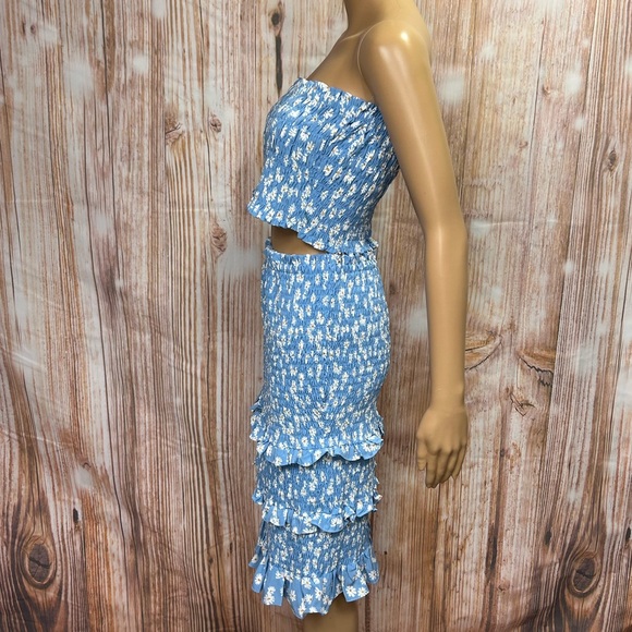 Pink Lily Dainty Daisies Blue Floral Smocked Two Piece Skirt Set - Picture 7 of 12